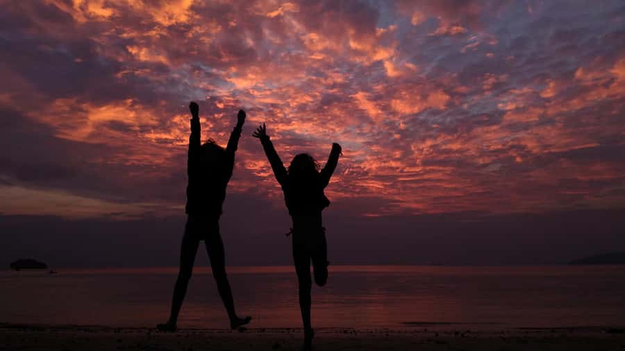 Krabi: 4 Island Sunset Small Group Tour with Night Snorkel - Sunset at Phranang or Railay West