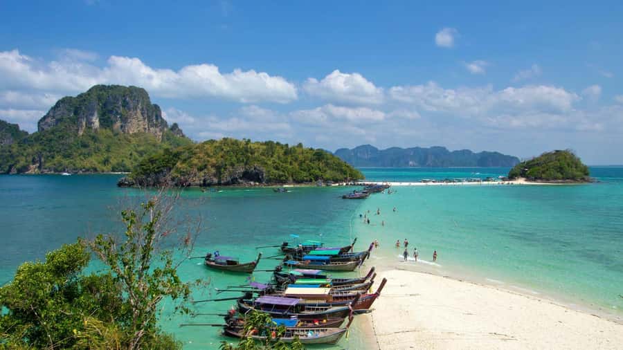 Krabi: 4 Island Sunset Small Group Tour with Night Snorkel - Railay starts the afternoon with limestone and beach time