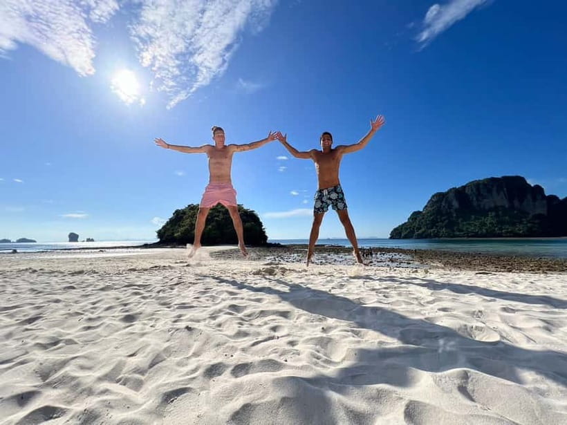 Krabi: 4 Islands Hopping & Snorkeling Tour - The guides and the level of service