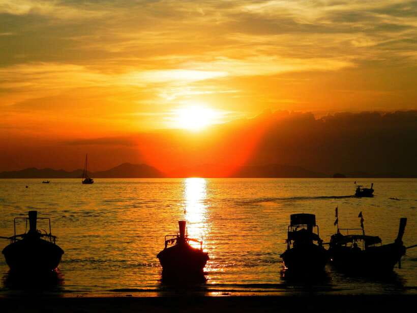 Krabi: 7 Islands Sunset Tour with Buffet Dinner & Snorkeling - Yawasam Island: the first real swim