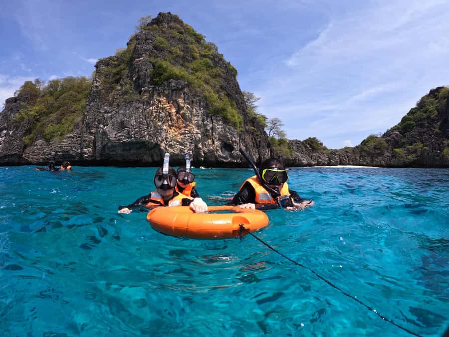 Krabi Aonang: Koh Rok & Koh Haa Snorkelling Day Trip + Lunch - The 6:30 a.m. pickup from Ao Nang