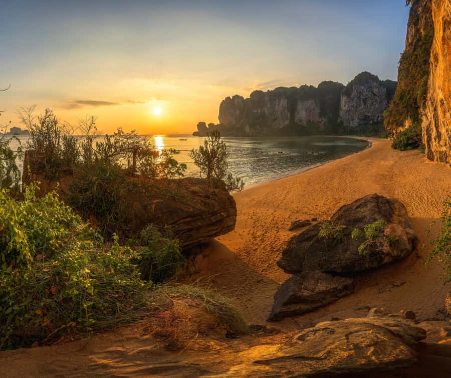 Krabi: Bioluminescent Plankton, Snorkeling & Sunset Tour - Tup Island and the sandbar at low tide
