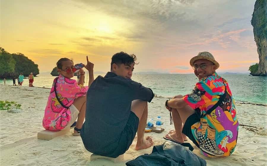 Krabi: Bioluminescent Plankton, Snorkeling & Sunset Tour - Poda Island, sunset, and the BBQ dinner