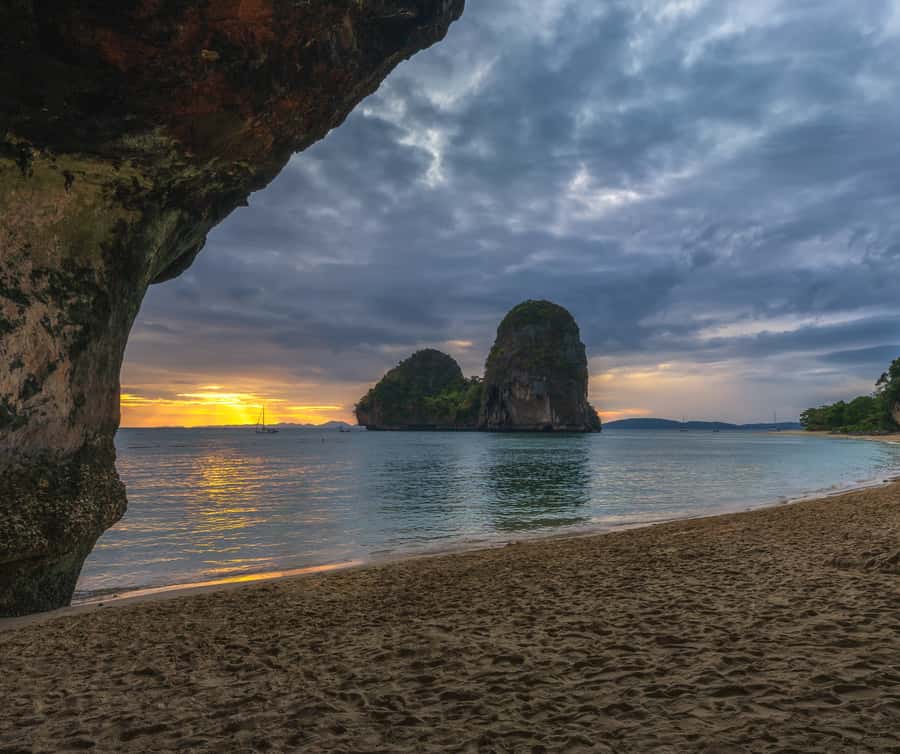 Krabi: Bioluminescent Plankton, Snorkeling & Sunset Tour - Phra Nang Cave Shrine, the short opening stop
