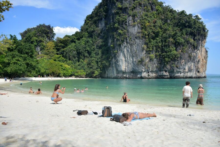 Krabi: Hong Island Sunset Tour w/ Beach Dinner+Night Snorkel - Night snorkeling at Koh Raeng