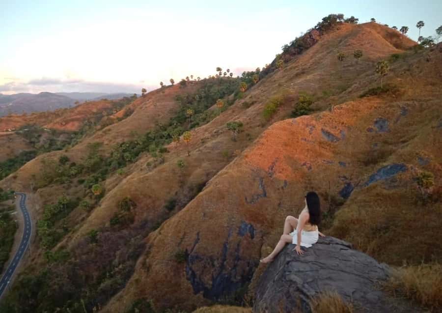 Labuan Bajo: Rangko Cave and Beach Snorkeling Half-Day Tour - Morning or afternoon: choose by priority