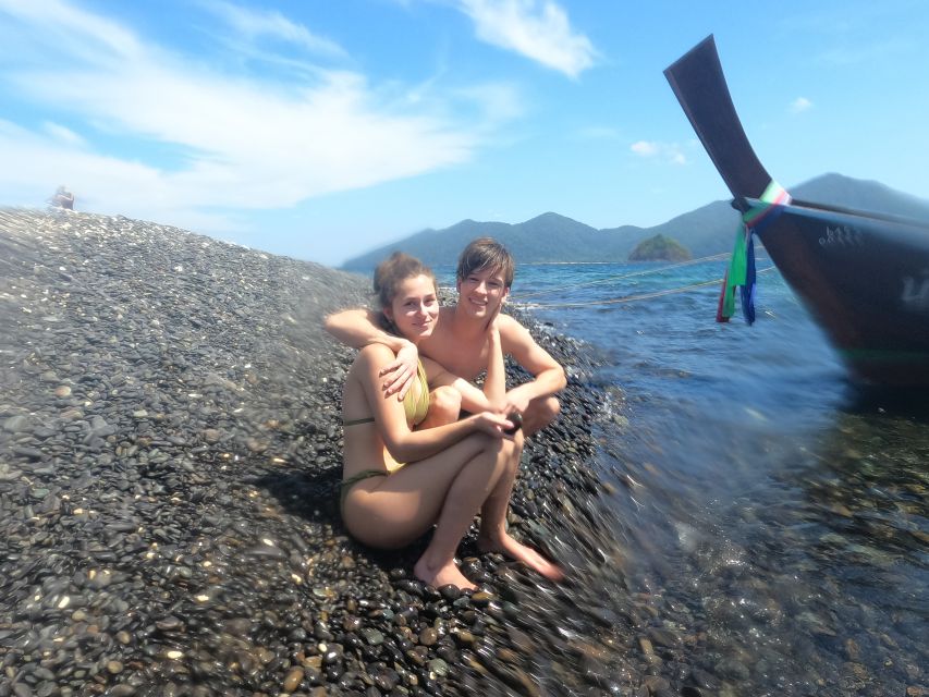 Lipe: Longtail Boat Snorkeling to Outer Islands Program B - Fish, coral, and the photo service
