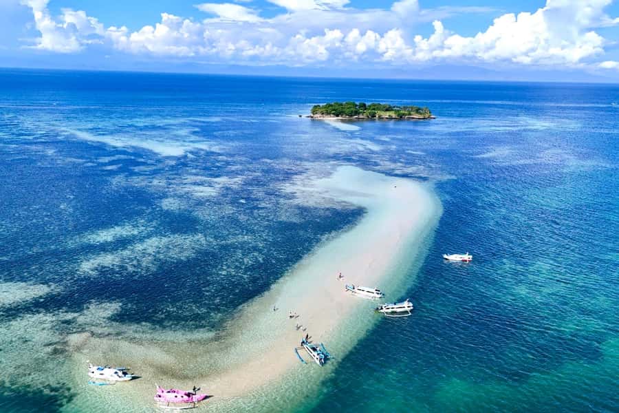 Lombok: Pink Beach, Gili Petelu & Private Snorkeling Tour - The guide and the feel of the day