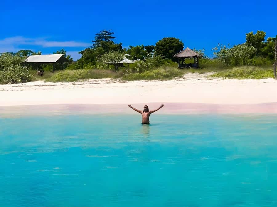 Lombok: Pink Beach, Snorkeling, & Tanjung Ringgit Tour - Pulau Pasir and the question of the tide