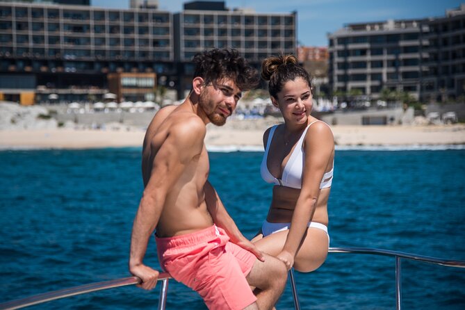 Luxury 42' Yacht Tour in Cabo for Snorkeling and Sunset - A premium bar and a light lunch at sea