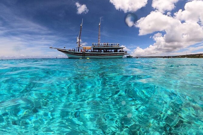 Luxury snorkel trip on a spacious wooden schooner and local lunch - A simple meeting point in central Kralendijk