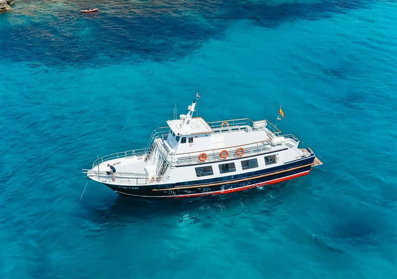 Mallorca: Palma Boat Tour & Snorkeling with Drink Included - What the cruise feels like from the first half hour