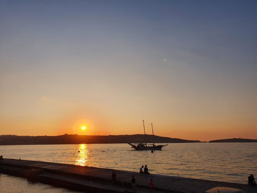Malta: Blue Lagoon Evening Swim & Snorkel Boat Cruise - Why sunset makes Blue Lagoon a better swim