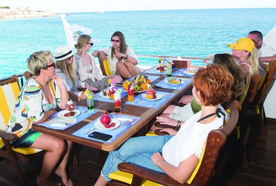 Marsa Alam: Elite vip Turtle bay snorkeling with BBQ Lunch - Small Shenwa and the second swim