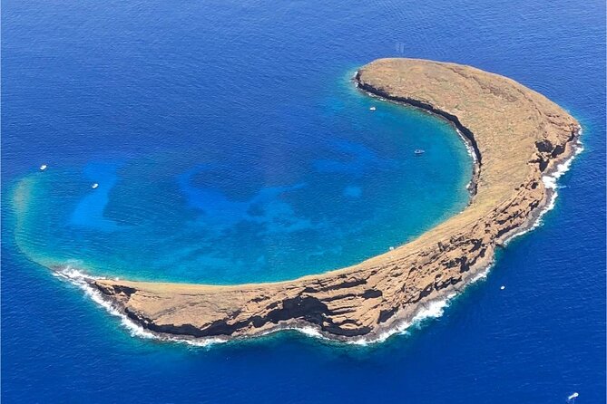 Maui: Molokini Crater and Turtle Town Snorkeling From Kihei - Molokini Crater and its clear water