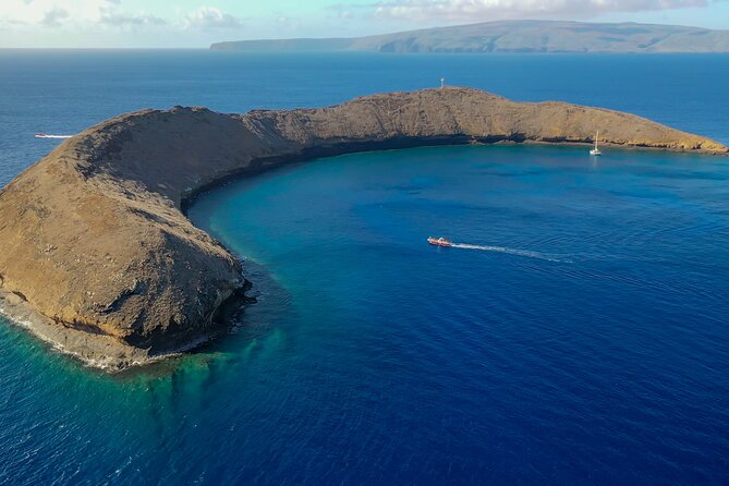 Maui: Molokini Crater and Turtle Town Snorkeling From Kihei - What the crew adds to the morning