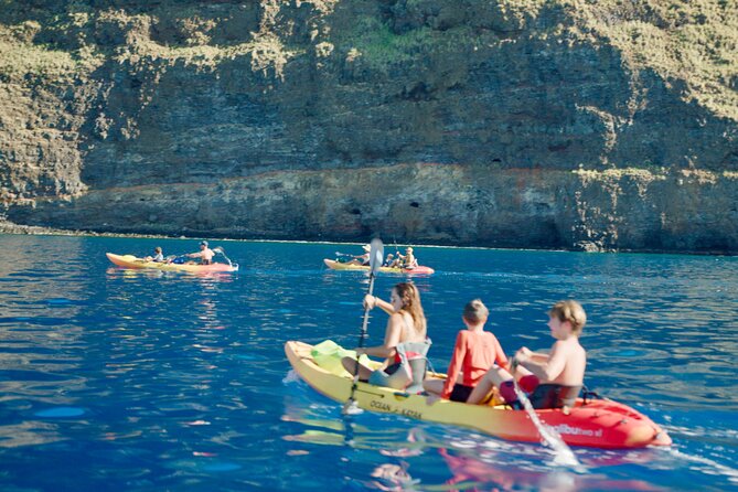Midday Meander - Kealakekua Bay Kayak and Snorkel Adventure - The paddle back across Kealakekua Bay