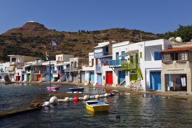 Milos Small-Group Full-Day Cruise with Snorkelling and Lunch - Crew, comfort, and the social side