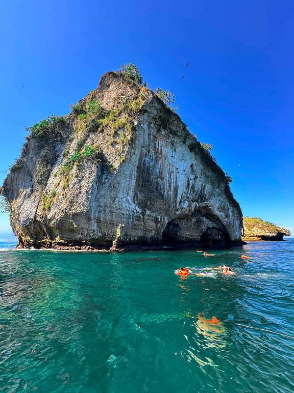 Mismaloya: Snorkeling, Cliff Jumping, and Beach Tour - The cliff-jumping stop and its limits