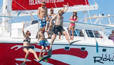 Montego Bay: Reggae Family Catamaran Cruise with Snorkeling