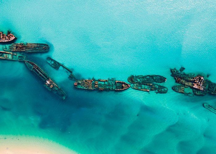 Moreton Island Day Trip (Kayak, Snorkel & Sandboard) frm Brisbane or Gold Coast - Transparent kayaking over the reef