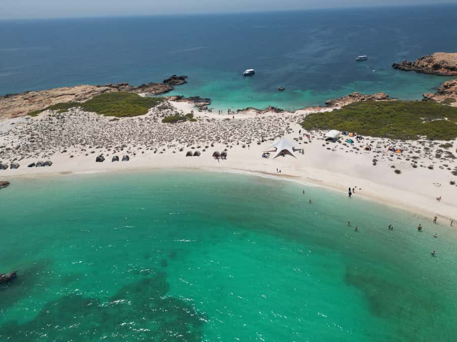 Muscat: Daymaniat Islands Snorkeling Trip with Brunch - Why the Daymaniat Islands are worth the boat ride