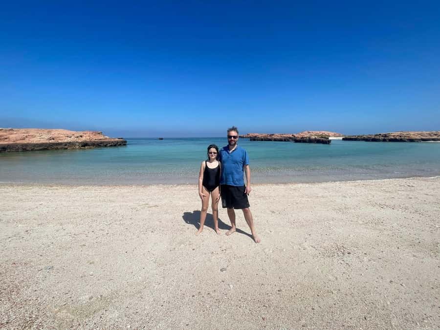 Muscat: Daymaniat Islands Snorkeling Trip with Brunch - Lunch, snacks, and the practical comfort of the boat