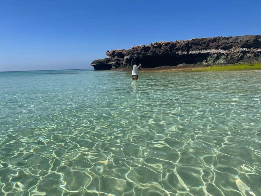 Muscat: Daymaniat Islands Snorkeling Trip with Brunch - Setting out from Muscat by boat