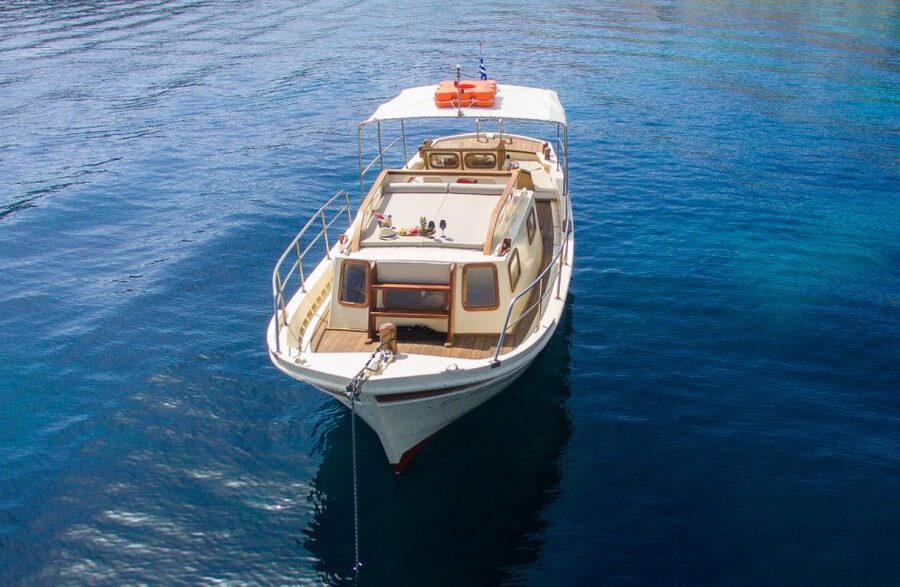Mykonos: Private Cruise by Wooden Boat with Snorkeling - What the private format changes