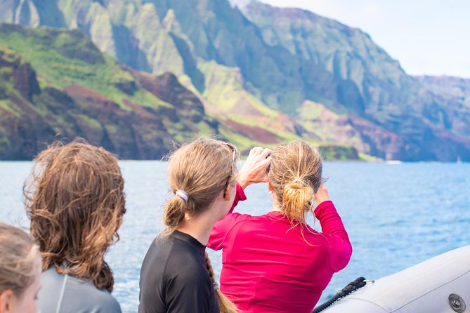 Na Pali Coast Half-Day Raft and Snorkel Adventure - Why this raft is the right kind of boat for the Na Pali Coast