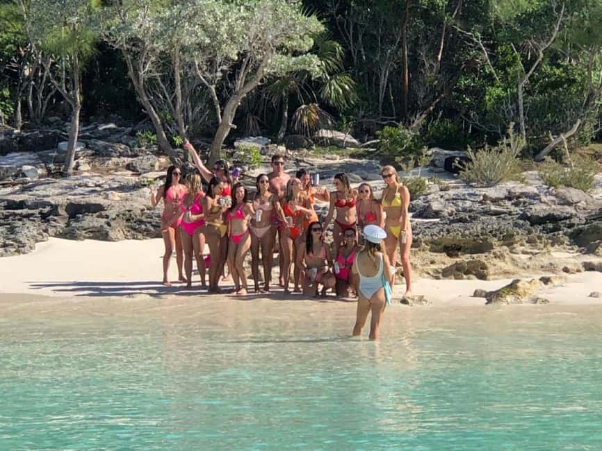 Nassau: 3 Islands Tour, Snorkel, Pig Beach, Turtles & Lunch - Green Cay: a short turtle stop