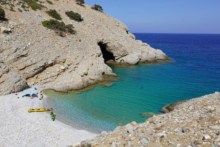 Naxos: Moutsouna Caves Sea Kayak Tour, Snorkeling & Picnic - Who should book this outing