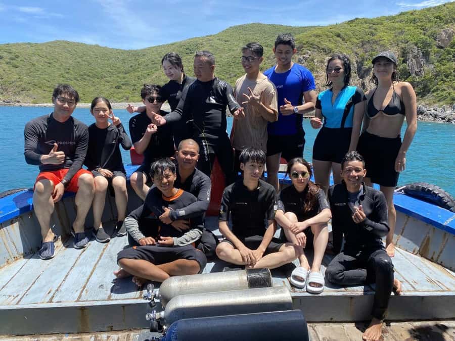Nha Trang: Snorkeling Tour with BBQ Lunch at Coral Reef - Seafood BBQ and Vietnamese food after the water
