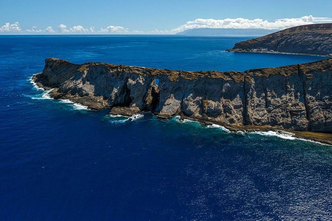 Ni'ihau and Na Pali Coast Snorkel Boat Tour - Why this tour is different from a standard Na Pali cruise