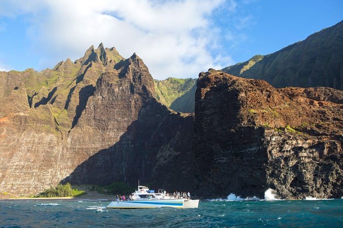 Ni'ihau and Na Pali Coast Snorkel Boat Tour - Reaching Lehua Crater and Ni’ihau