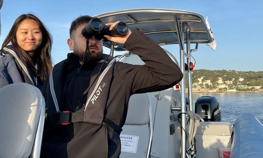 Nice: Monaco & Mala Caves Boat Trip with Snorkeling - What the guide adds to the ride