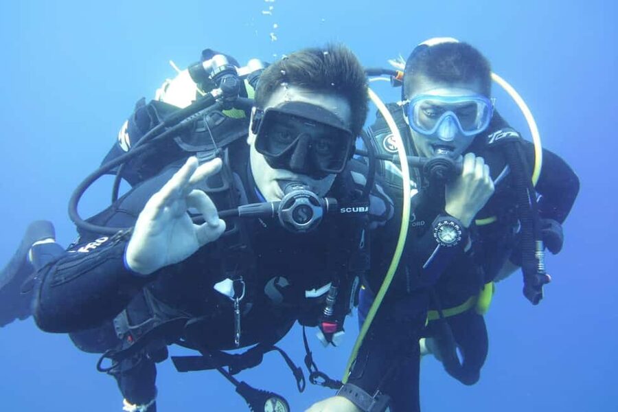 Nice : VIP sea tour with snorkeling & discover scuba - Trying scuba for the first time