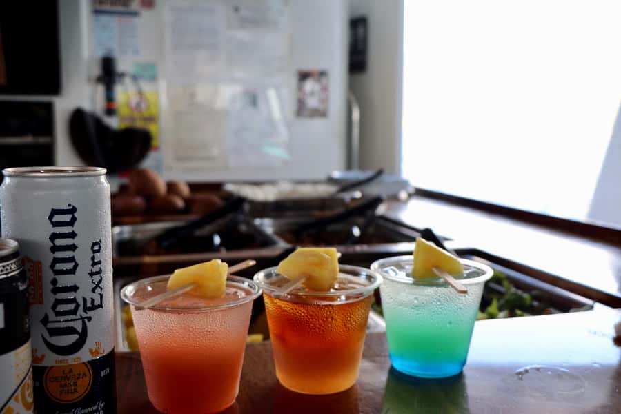 Oahu: Snorkeling & Dolphin Watch Cruise w/ Luau Style Buffet - Morning, Afternoon, or Sunset Atmosphere