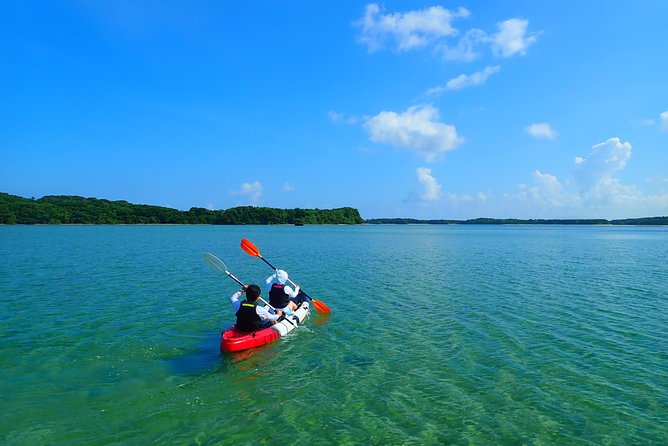 Okinawa Ishigaki Kabira Bay SUP or Canoe and Blue Cave Snorkeling - What guides and safety support add