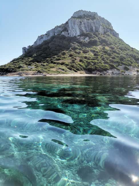Olbia: Dolphin watching and snorkeling tour on Figarolo Island - The 25-minute ride toward Figarolo Island