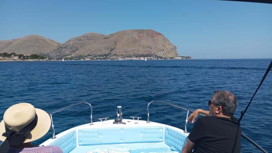 Palermo: Mondello Boat Tour con snack e snorkeling - What the $106 price includes