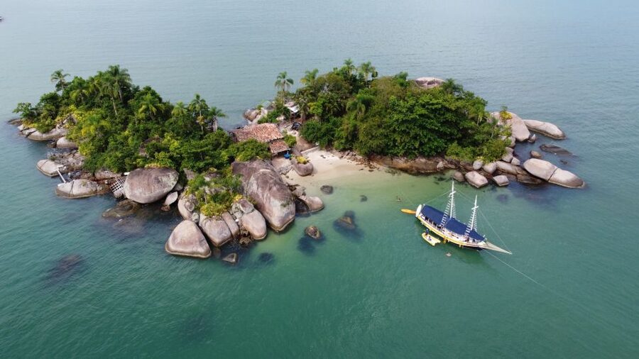 Paraty Bay: Islands & Beaches Boat Tour with Snorkeling - Practical advice for a smoother day