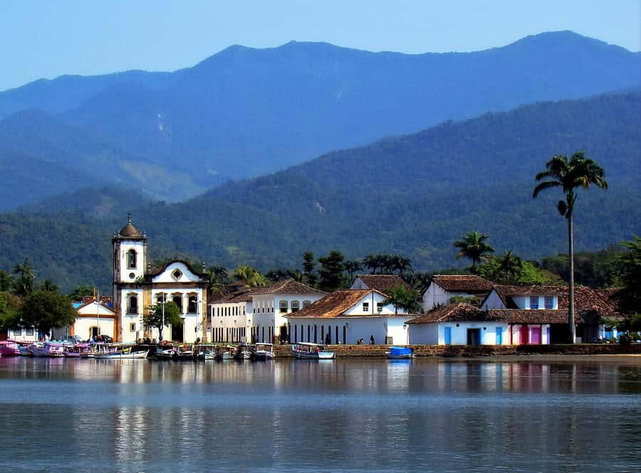 Paraty: Schooner Boat Tour with Beaches and Snorkeling - Meeting at the agency and finding the pier