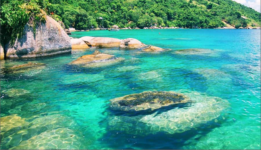 Paraty: Schooner Boat Tour with Beaches and Snorkeling - Four stops, four chances to get in the water