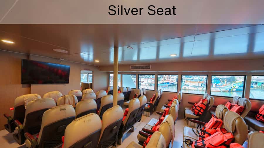 Phi Phi Island Highlights: Cruise, Snorkel & Buffet Lunch - Lunch on Phi Phi Don