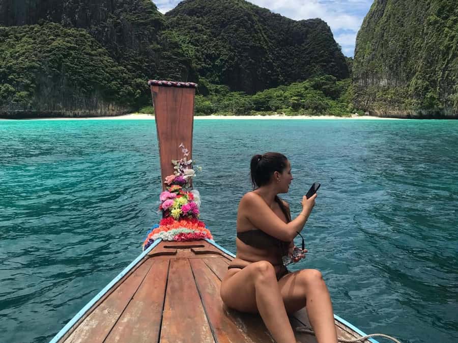 Phi Phi: Private Maya Bay Longtail Boat Tour with Snorkeling - Pileh Lagoon: the strongest swimming stop