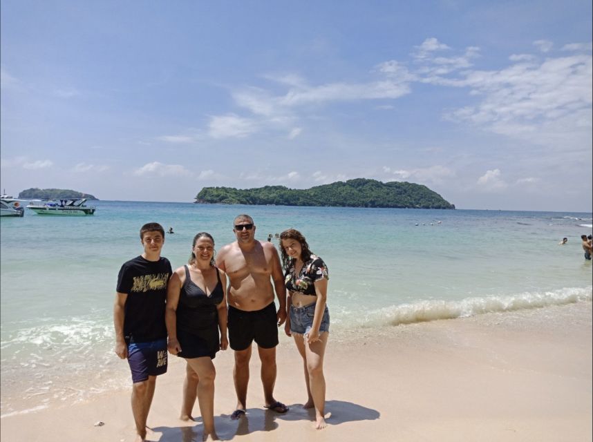 Phu Quoc: Speedboat Tour of 4 Islands with Snorkeling & BBQ - The seafood BBQ at a mainland restaurant