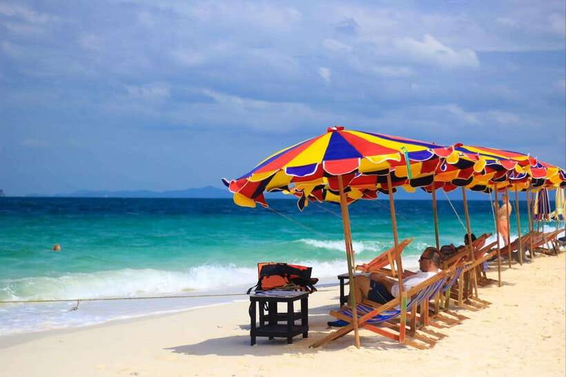 Phuket: 3 Khai Islands Relax & Snorkeling Half/Full Day Tour - Khai Nai: the beach and first swim