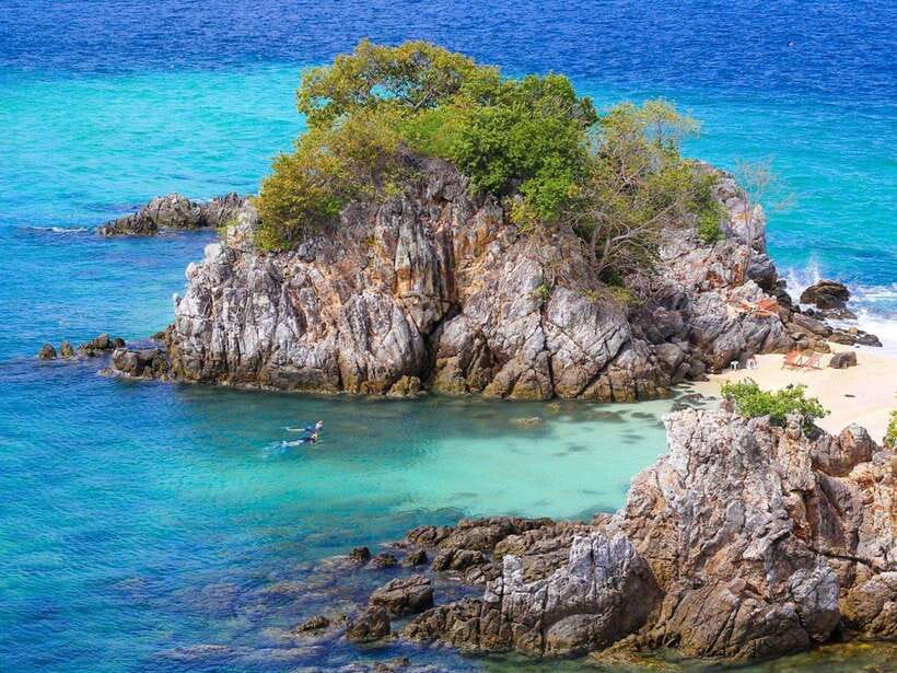 Phuket: 3 Khai Islands Snorkeling Tour - Khai Nui and the open-water snorkeling stop