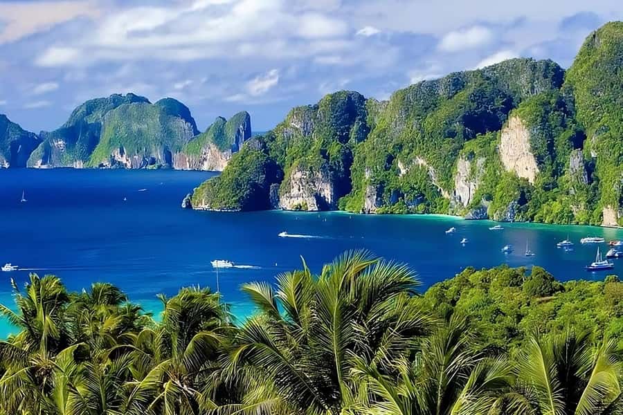 Phuket: Phi Phi & Bamboo Islands Snorkeling by Speedboat - Maya Bay, the famous first look